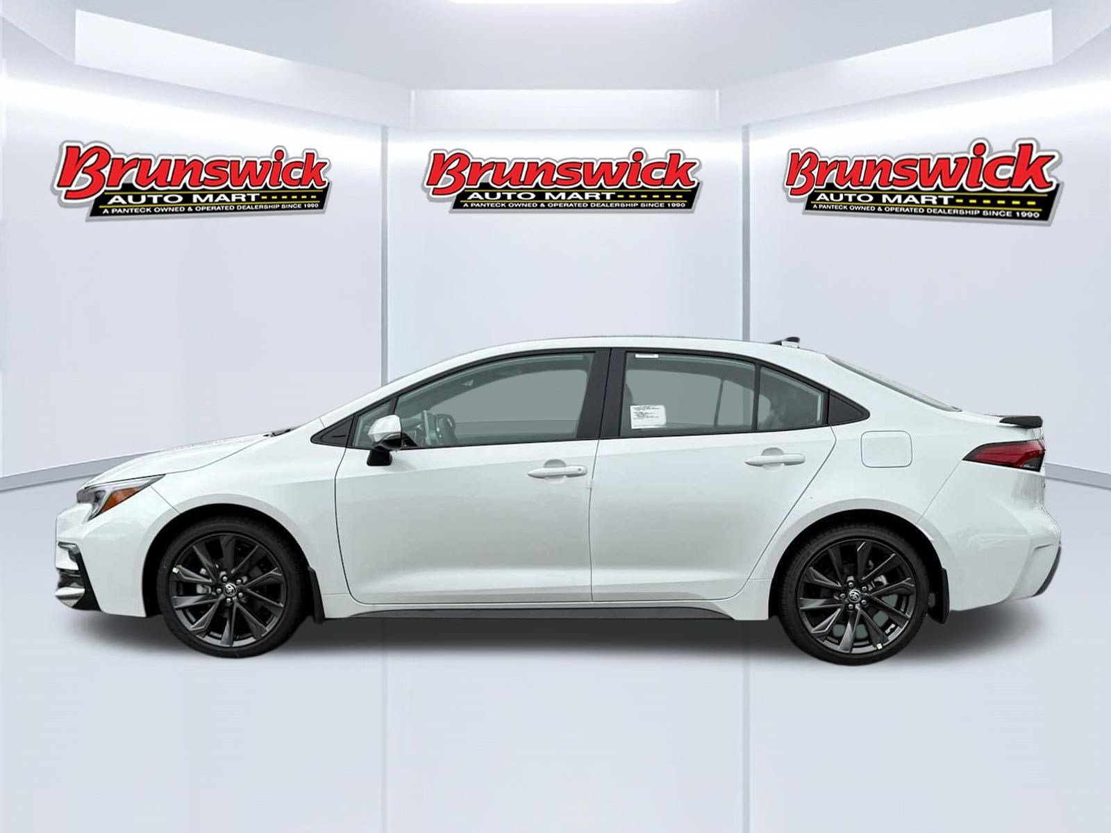 New 2026 Toyota Corolla XSE FWD image 3