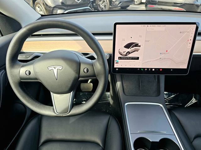 Used 2022 Tesla Model Y Long Range image 30