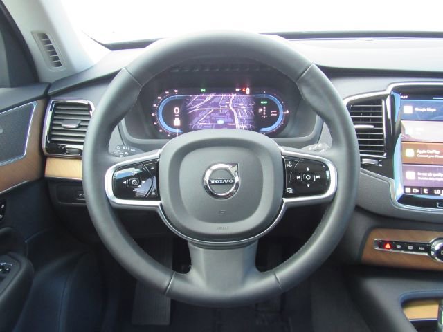 Used 2025 Volvo XC90 T8 Plus w/ Protection Package Premier image 17