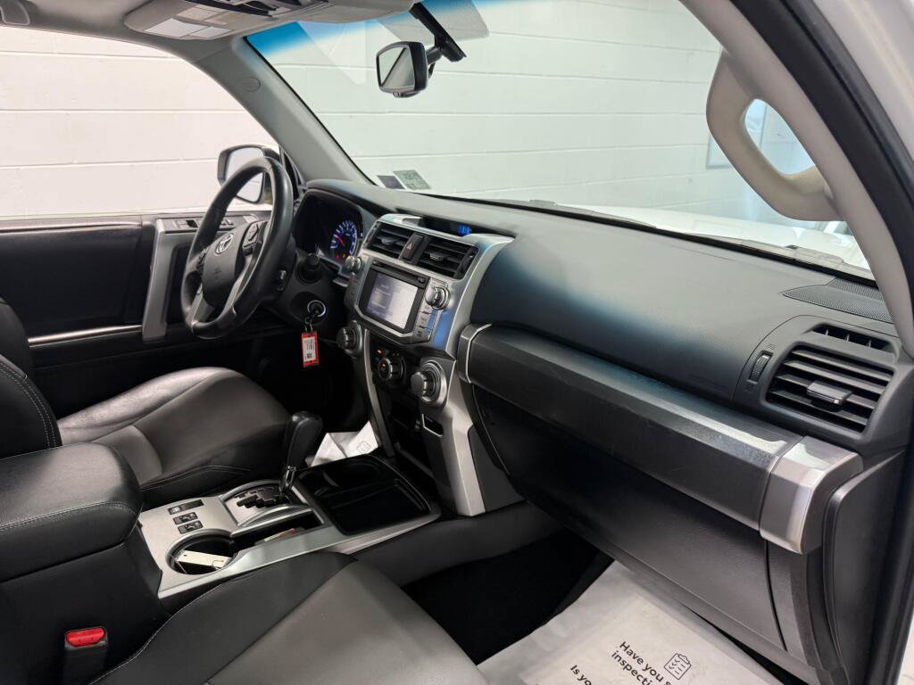 Used 2016 Toyota 4Runner SR5 Premium RWD image 9
