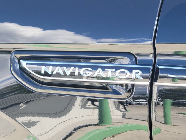 Used 2020 Lincoln Navigator Reserve w/ Equipment Group 208A Reserve AWD/4WD image 15