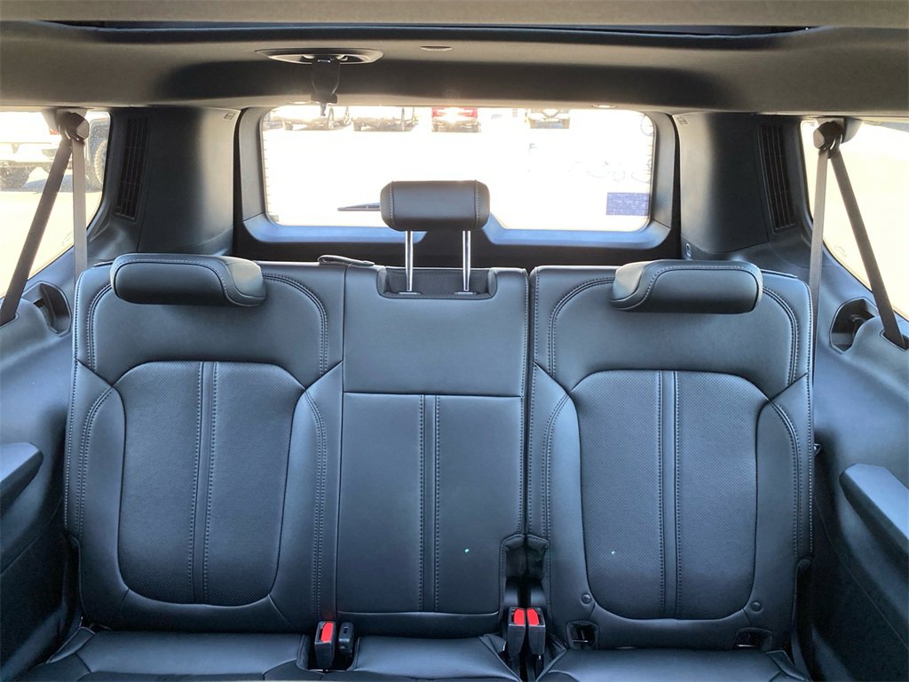 New 2025 Jeep Wagoneer L 4WD w/ Convenience Group I image 14