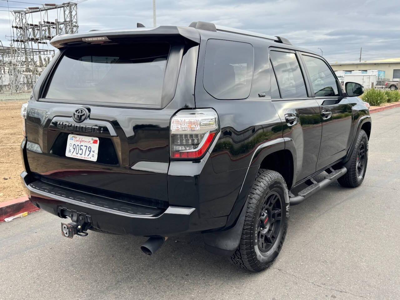 Used 2020 Toyota 4Runner SR5 Premium AWD/4WD image 2