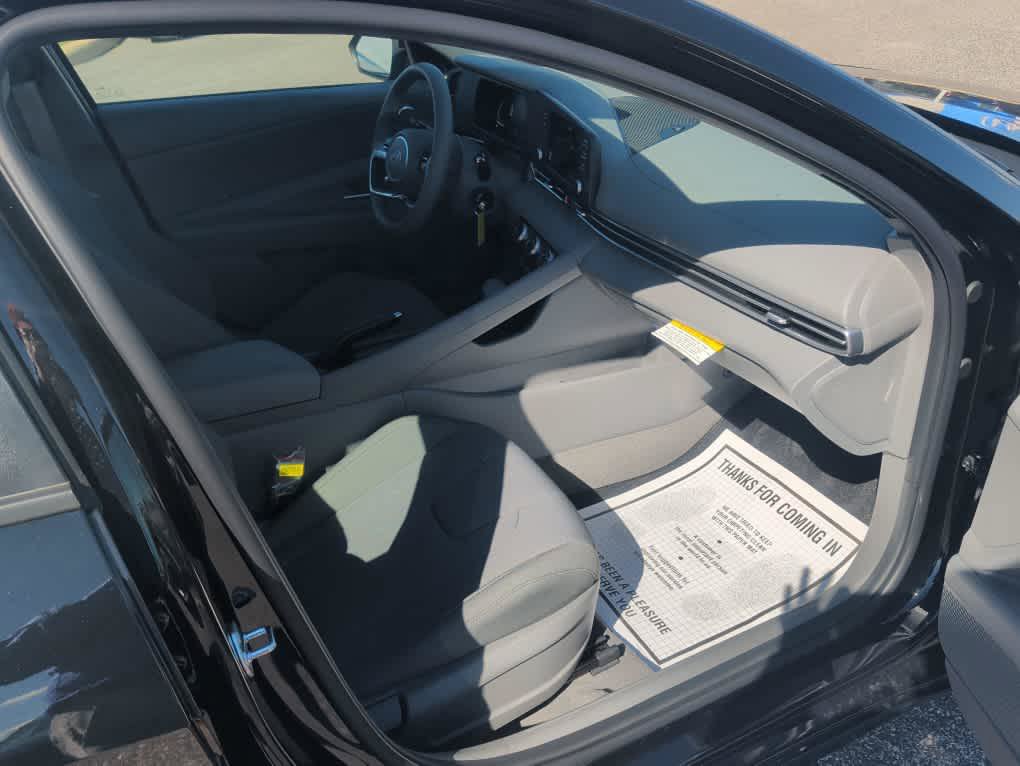 New 2026 Hyundai Elantra SE FWD image 27