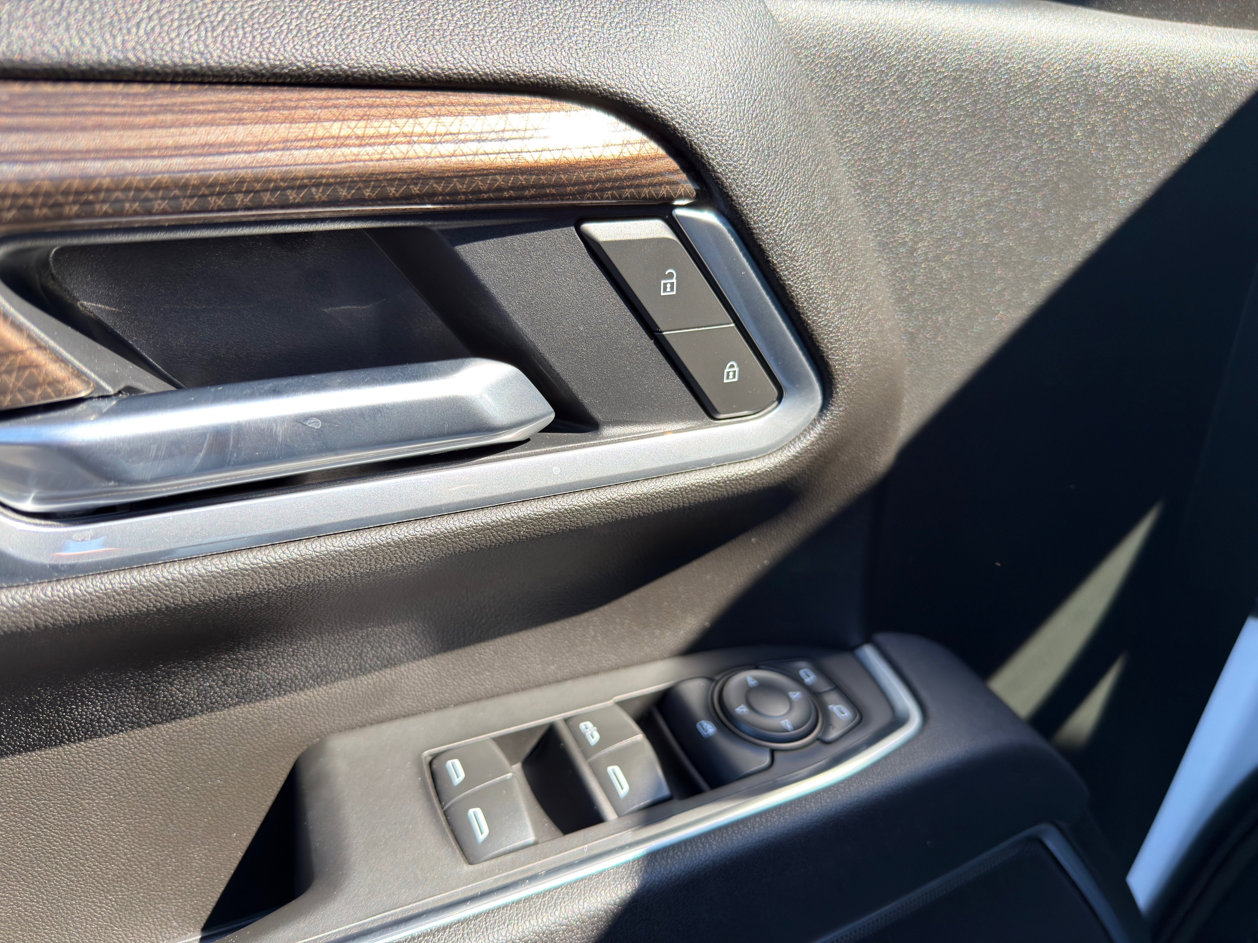 Used 2025 Chevrolet Silverado 2500 LT w/ Convenience Package image 27