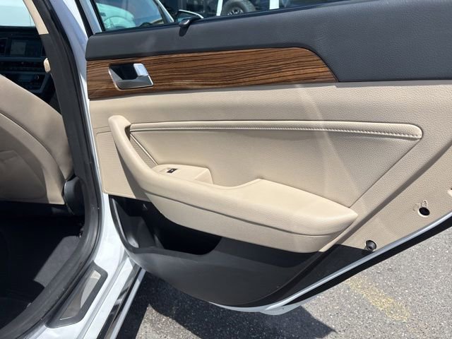 Used 2017 Hyundai Sonata Limited w/ Ultimate Package 02 FWD image 11
