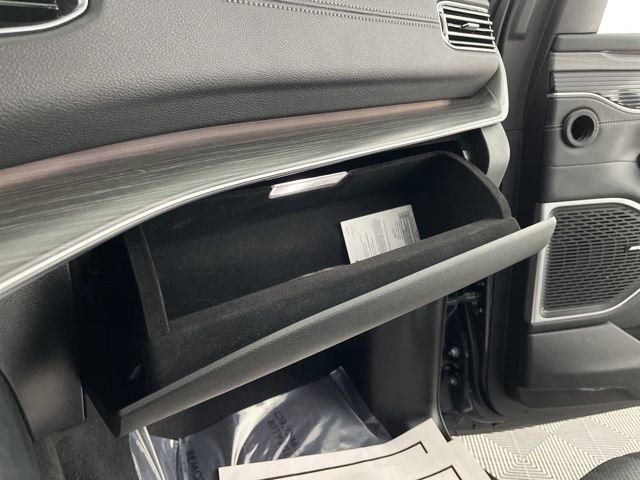 Used 2024 Jeep Wagoneer Series II w/ Flexible Seating Group image 39