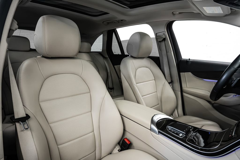 Used 2021 Mercedes-Benz GLC 300 image 32