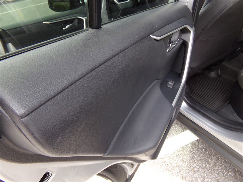 Used 2022 Toyota RAV4 SE image 59