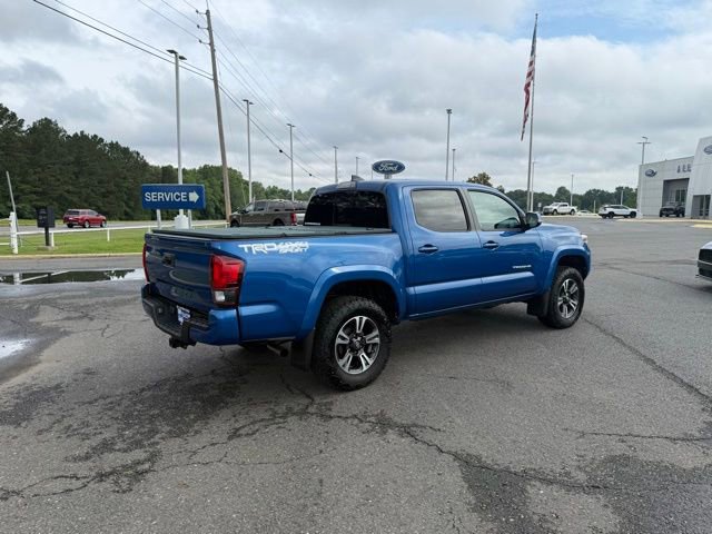 Used 2018 Toyota Tacoma TRD Sport AWD/4WD image 6