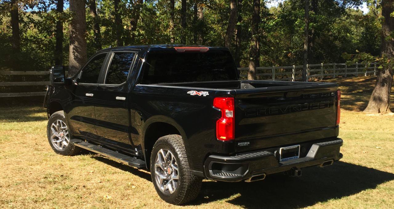 Used 2019 Chevrolet Silverado 1500 Custom w/ Custom Max Trailering Package AWD/4WD image 3