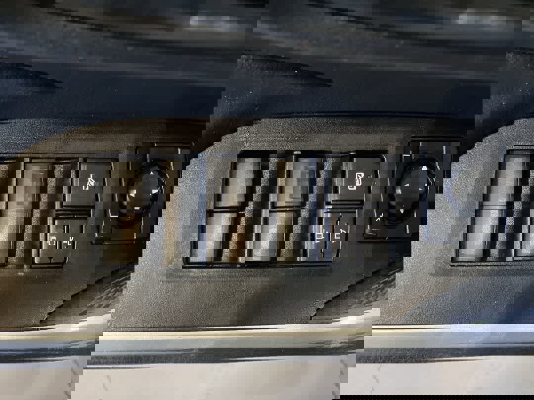 Used 2021 Toyota RAV4 LE image 16