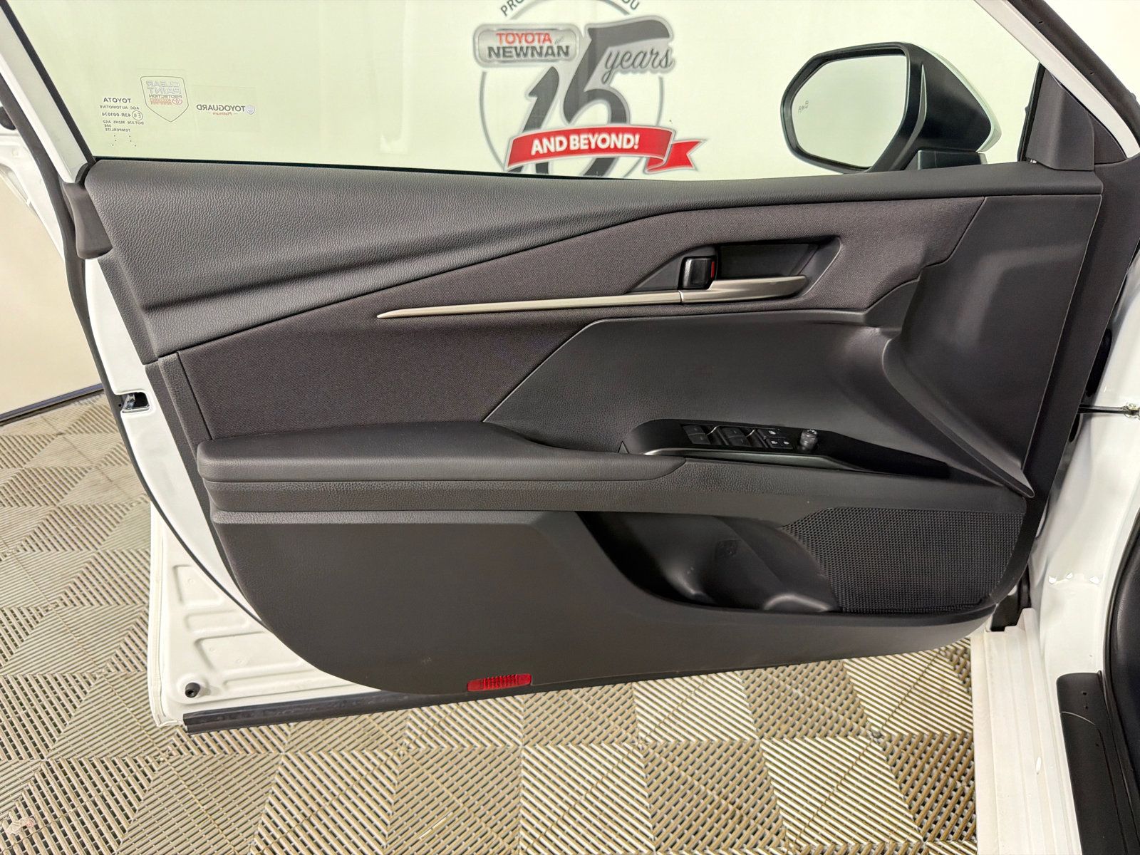 Used 2025 Toyota Camry LE w/ Convenience Package FWD image 10