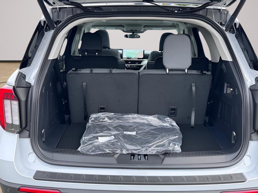 New 2026 Ford Explorer Active w/ Active Comfort Package image 19