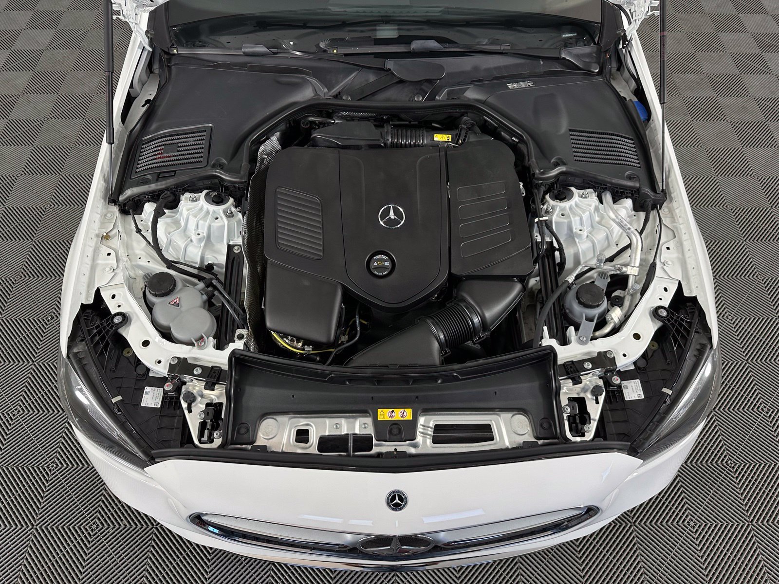 Used 2025 Mercedes-Benz C 300 Sedan image 21