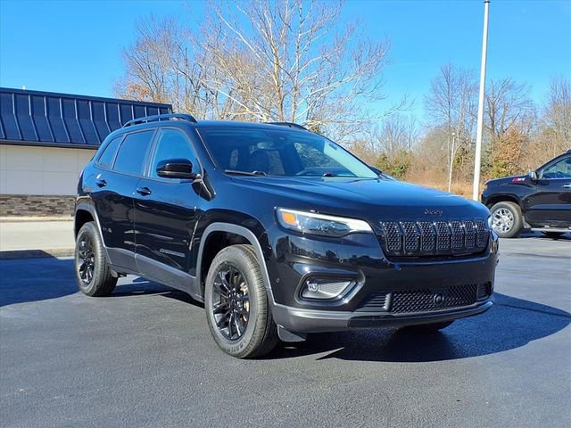 Used 2023 Jeep Cherokee Altitude Lux image 2
