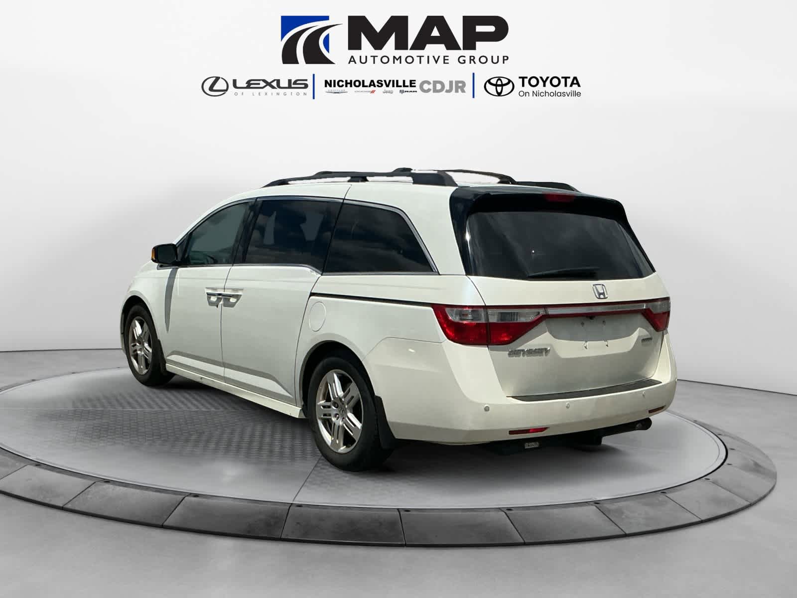 Used 2012 Honda Odyssey Touring Elite image 3