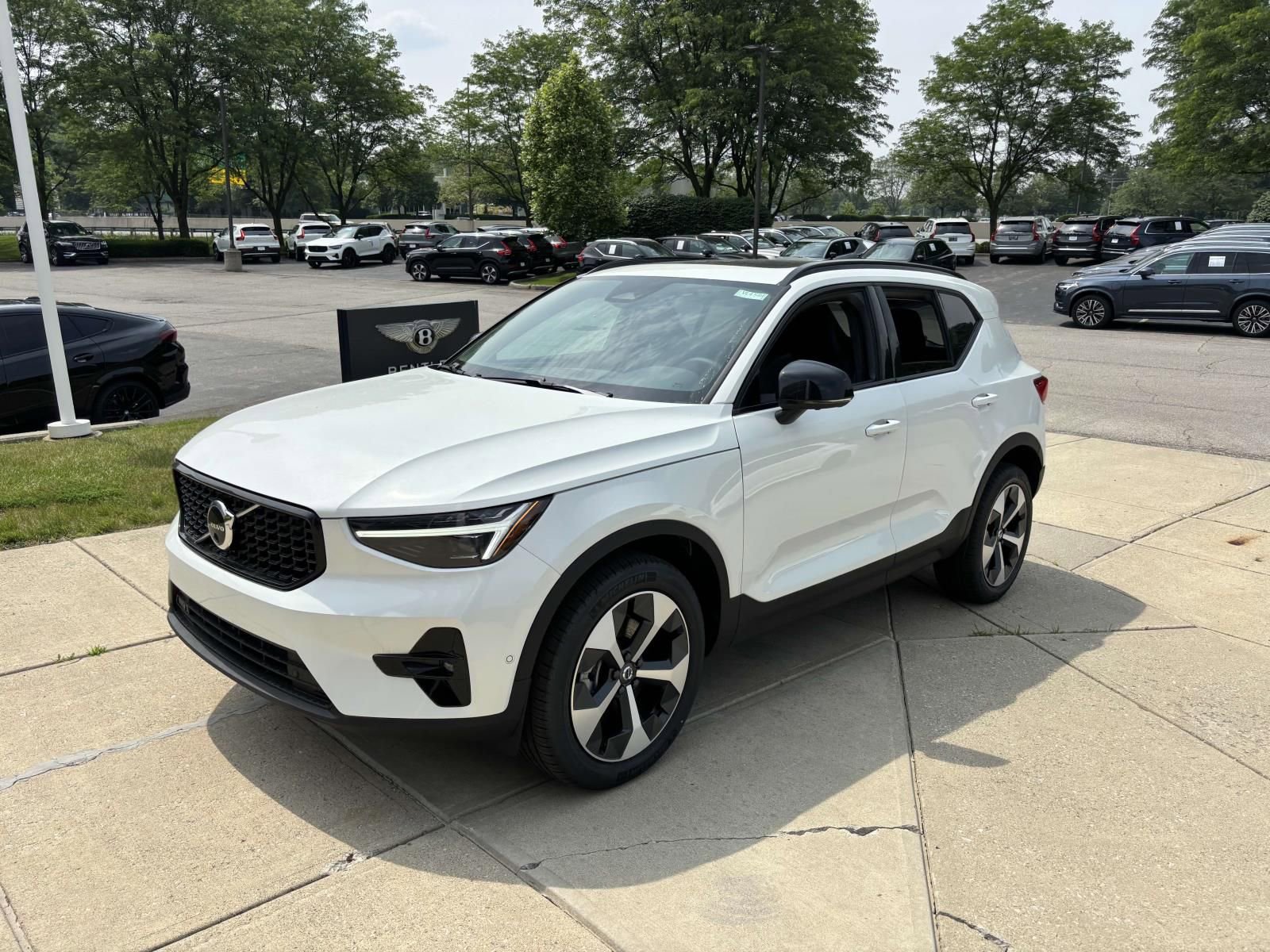 New 2025 Volvo XC40 B5 Plus w/ Protection Package Premier image 3