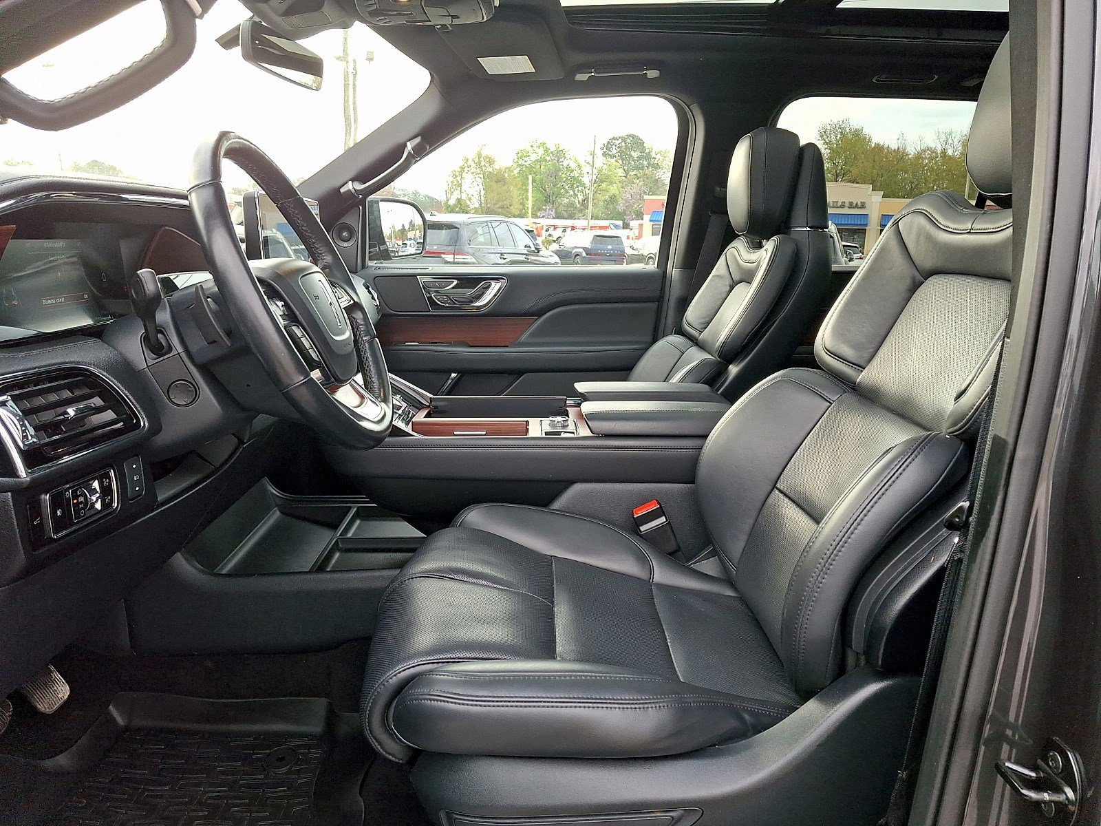 Certified 2023 Lincoln Navigator L Reserve image 12