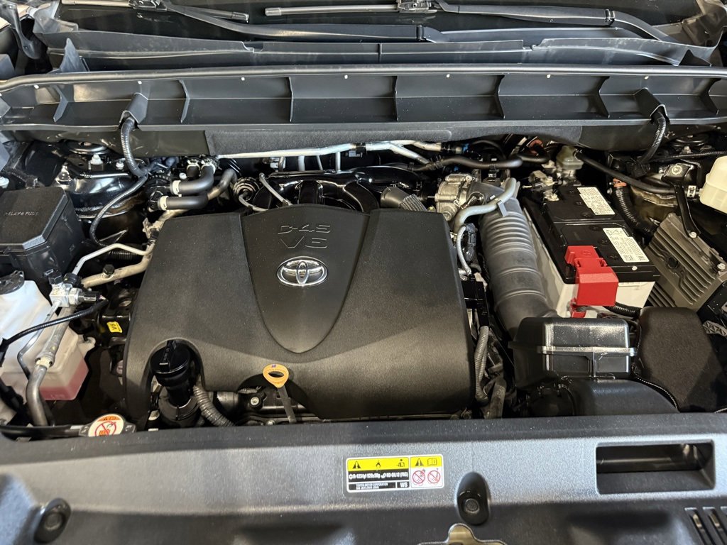 Used 2022 Toyota Highlander L image 40