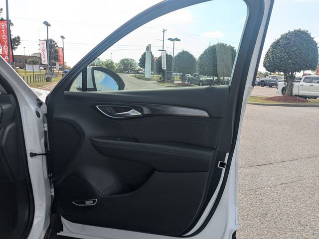Used 2025 Buick Envision Preferred image 31