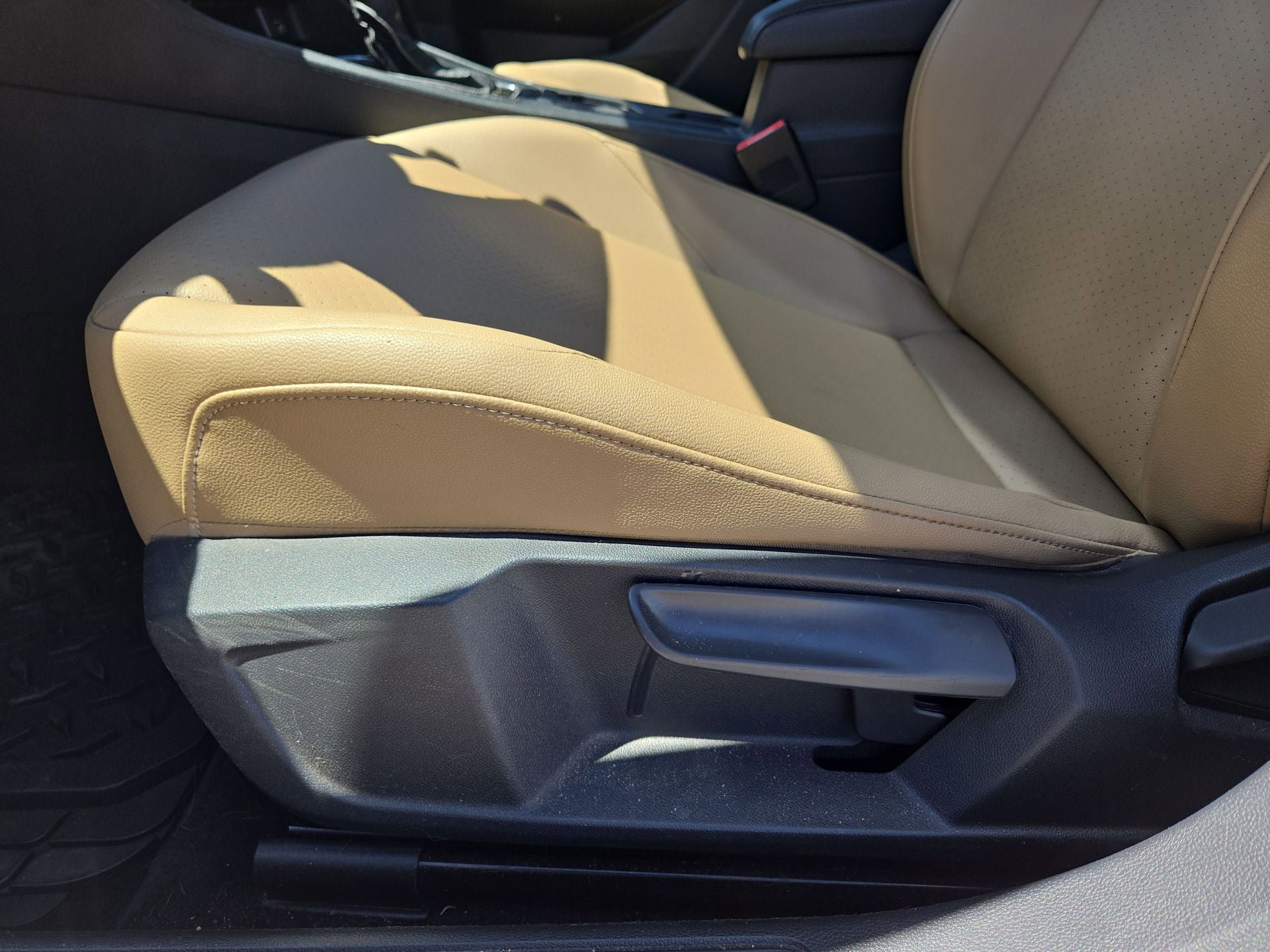 Used 2019 Volkswagen Jetta SE w/ Cold Weather Package FWD image 17