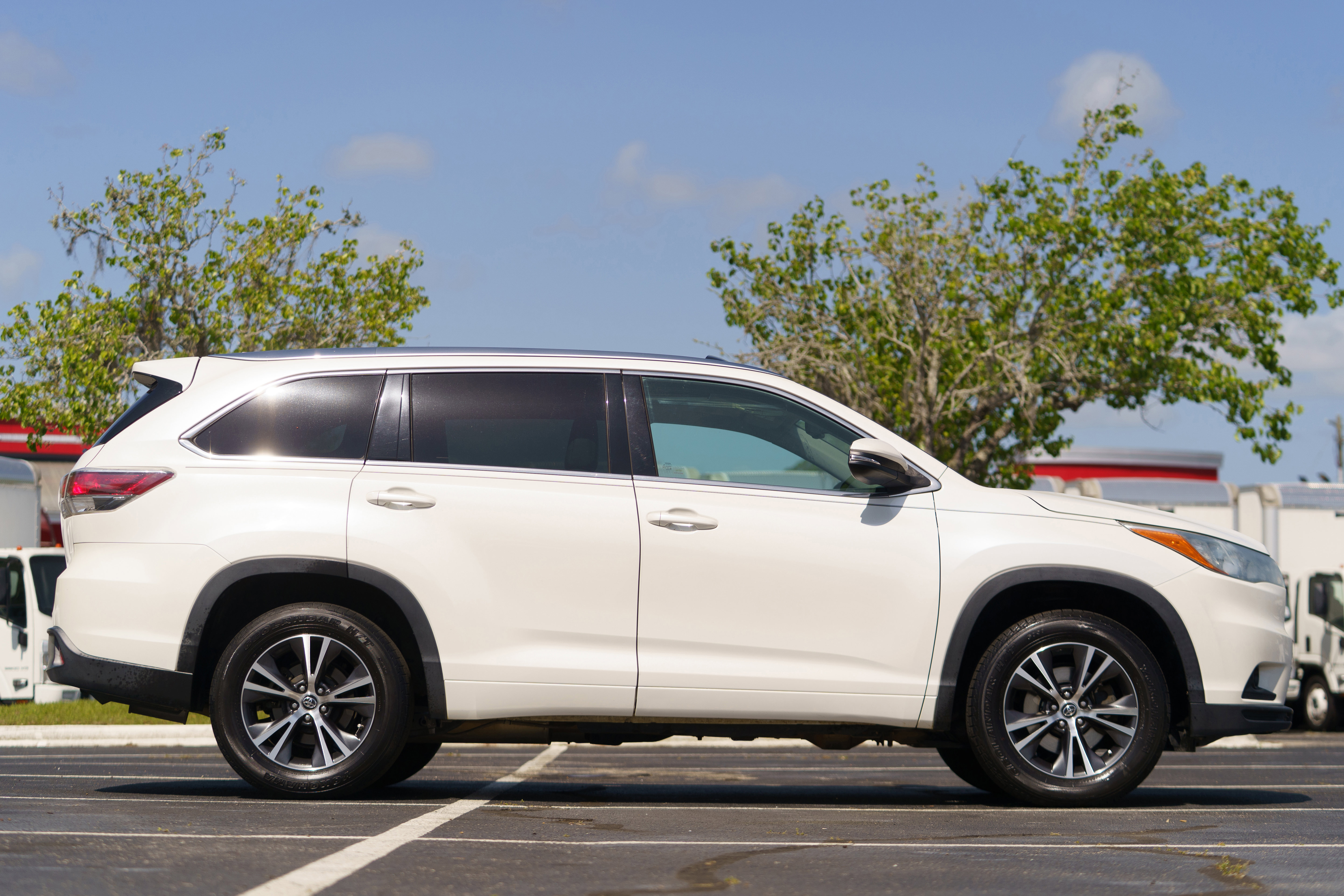 Used 2016 Toyota Highlander XLE image 7