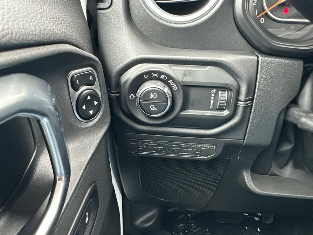 New 2026 Jeep Gladiator Sport AWD/4WD image 36