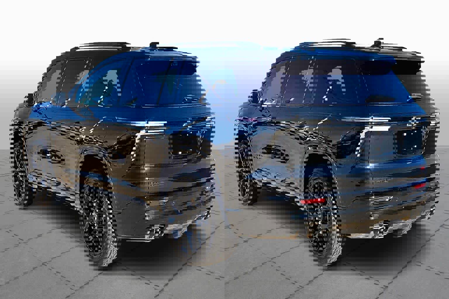 Used 2024 Chevrolet Traverse RS w/ LPO, Floor Liner Package image 12