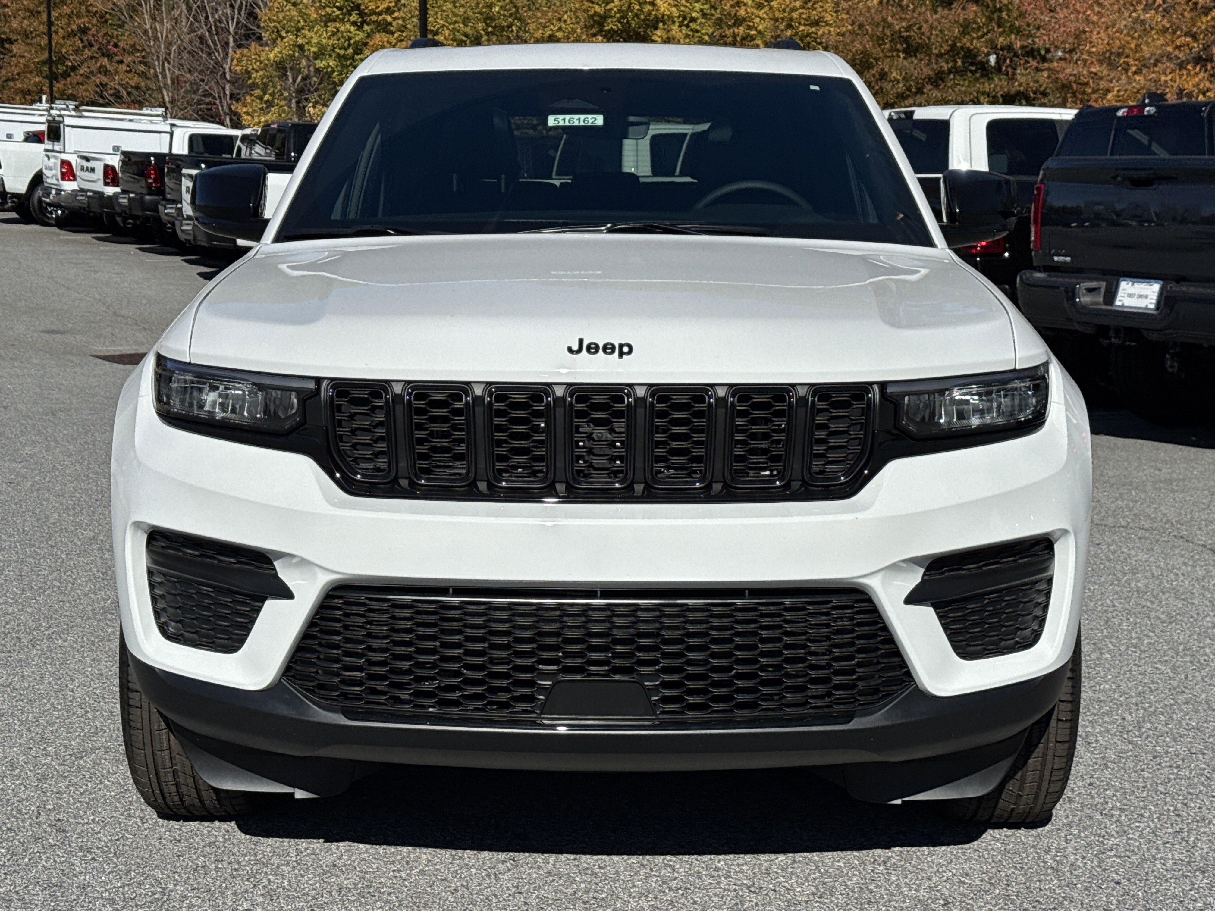 New 2025 Jeep Grand Cherokee Altitude image 2