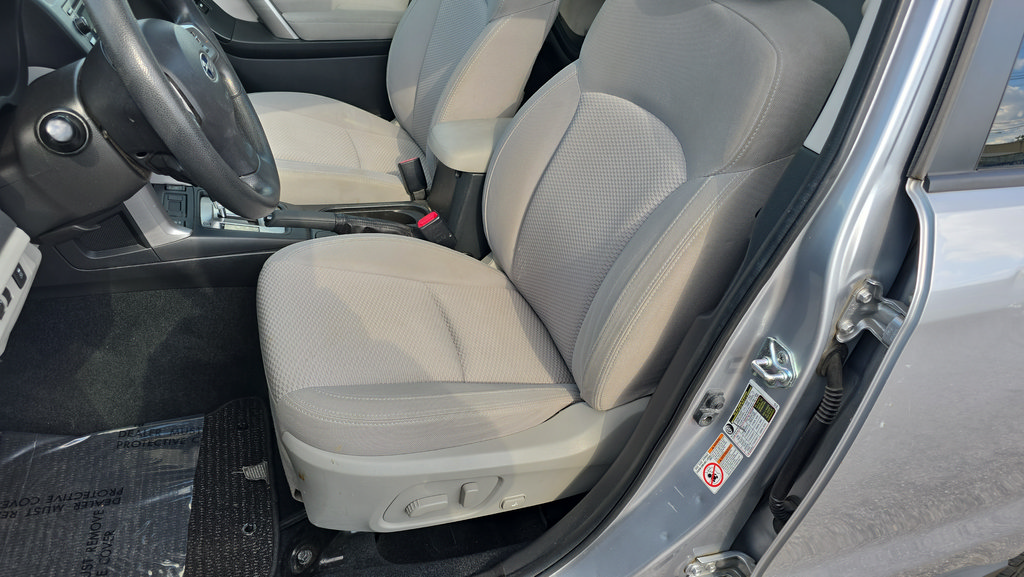 Used 2015 Subaru Forester 2.5i Premium w/ All-Weather Package AWD/4WD image 14