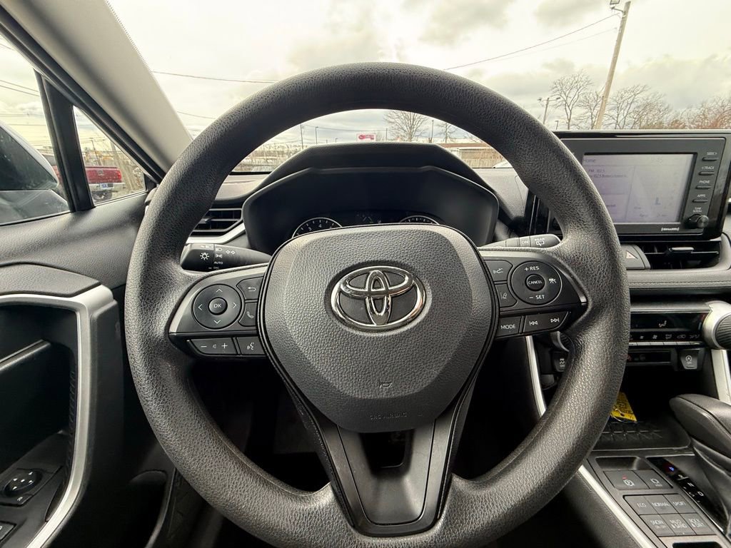 Used 2022 Toyota RAV4 XLE image 21