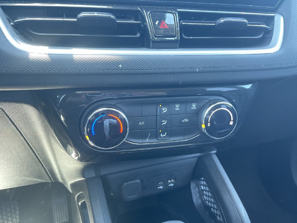 Used 2025 Chevrolet TrailBlazer LT AWD/4WD image 26
