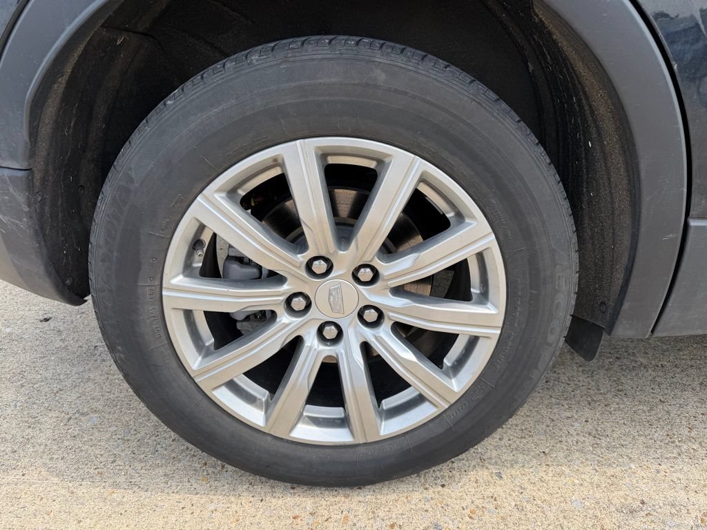 Used 2023 Cadillac XT4 Premium Luxury FWD image 7