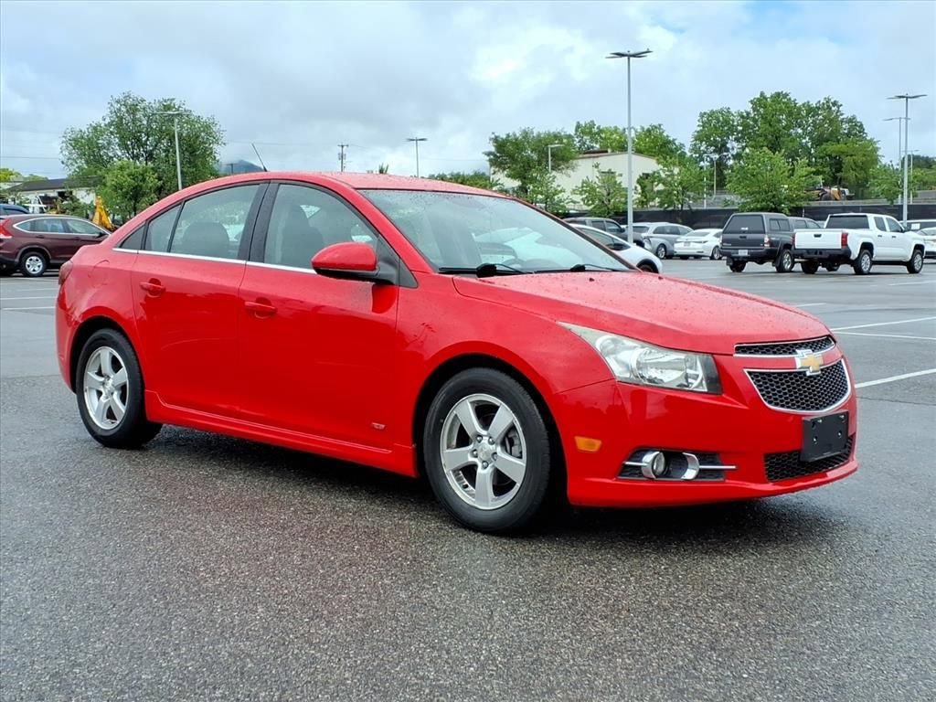 Used 2014 Chevrolet Cruze LT w/ RS Package FWD image 2