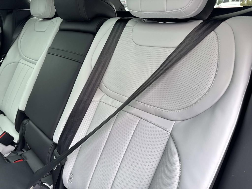 New 2026 Land Rover Range Rover Sport Dynamic SE image 14