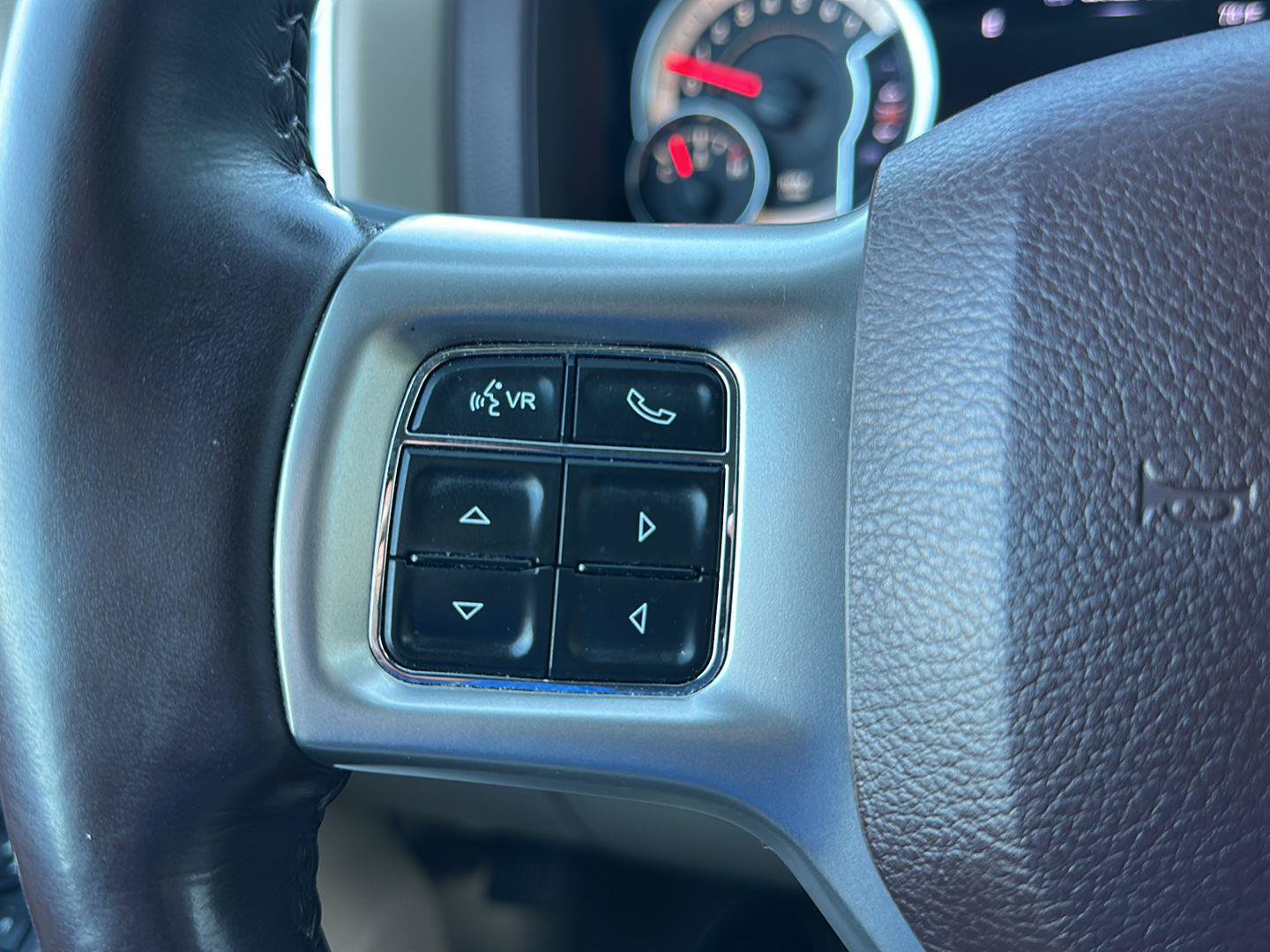 Used 2017 RAM 1500 Laramie w/ Convenience Group AWD/4WD image 21