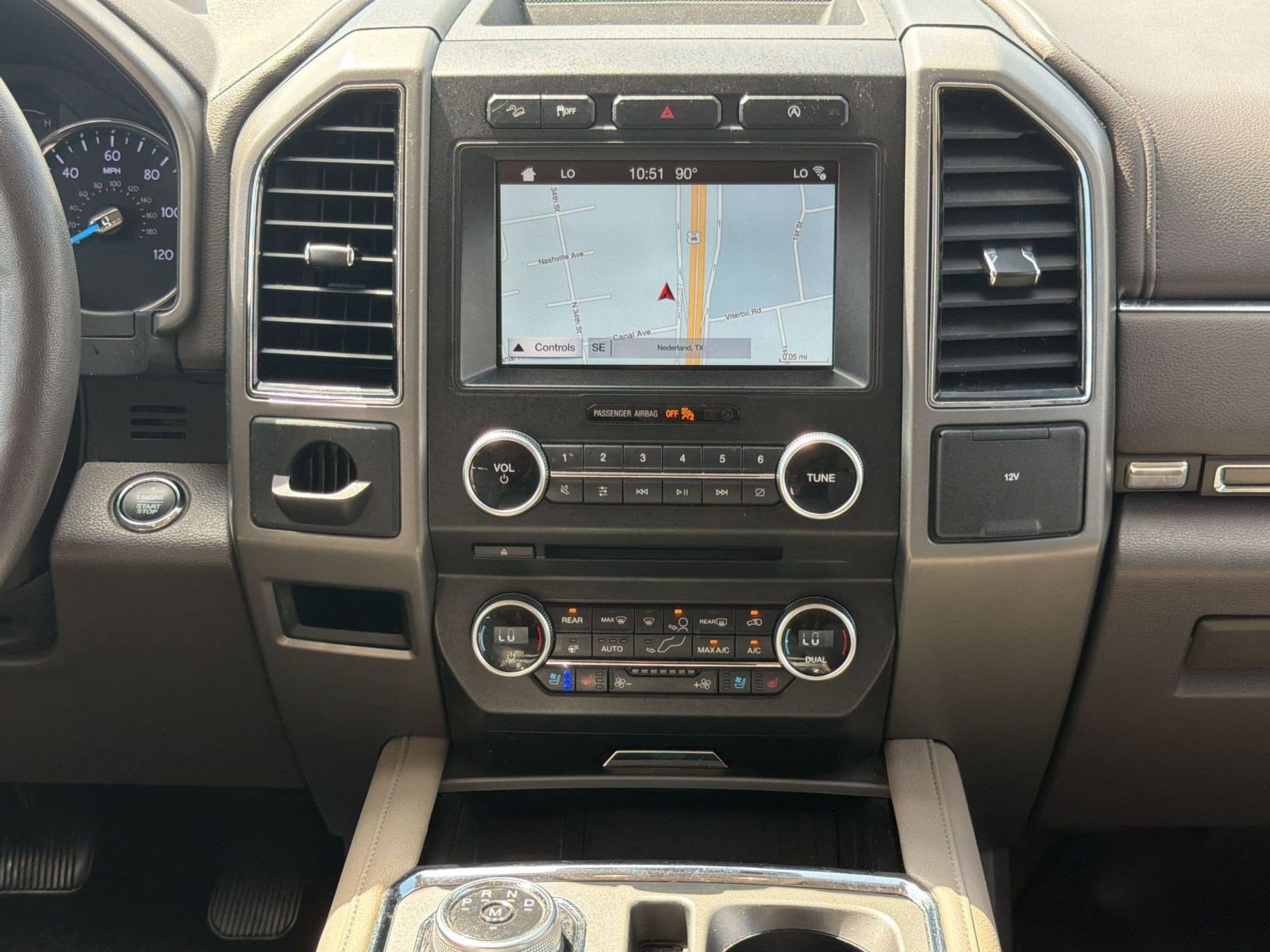 Used 2018 Ford Expedition Max XLT w/ Equipment Group 202A AWD/4WD image 18