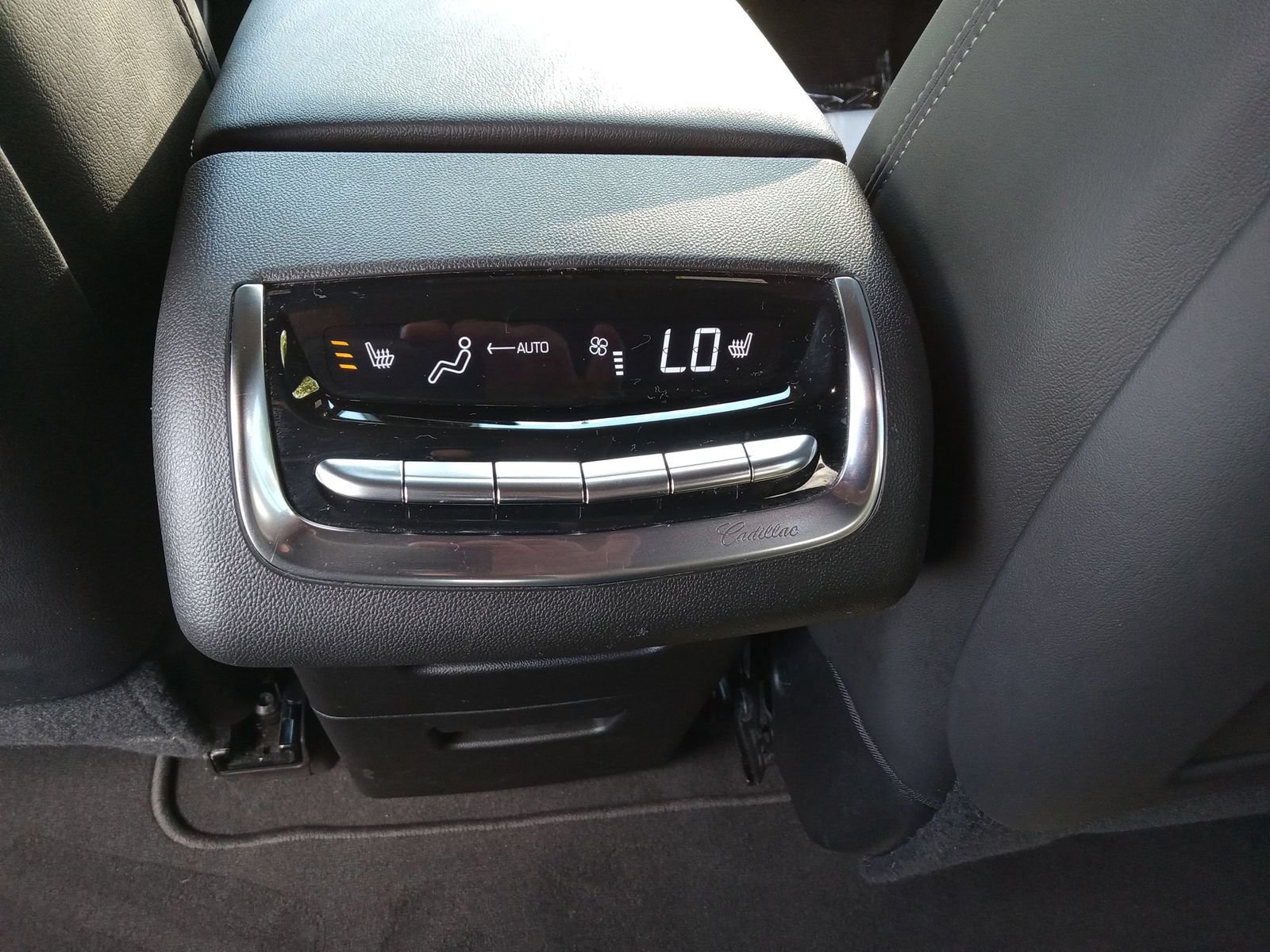 Used 2024 Cadillac XT6 Sport w/ LPO, ONYX Package AWD/4WD image 24