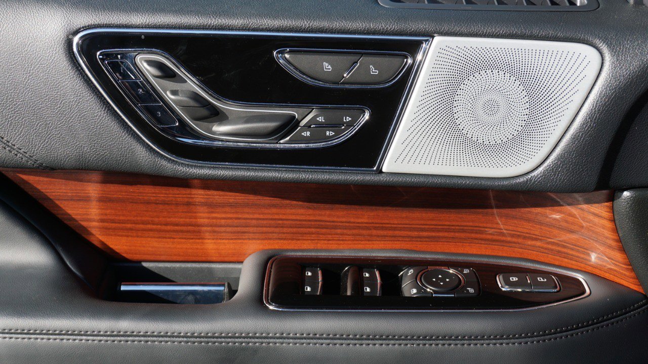 Used 2023 Lincoln Navigator Reserve image 24