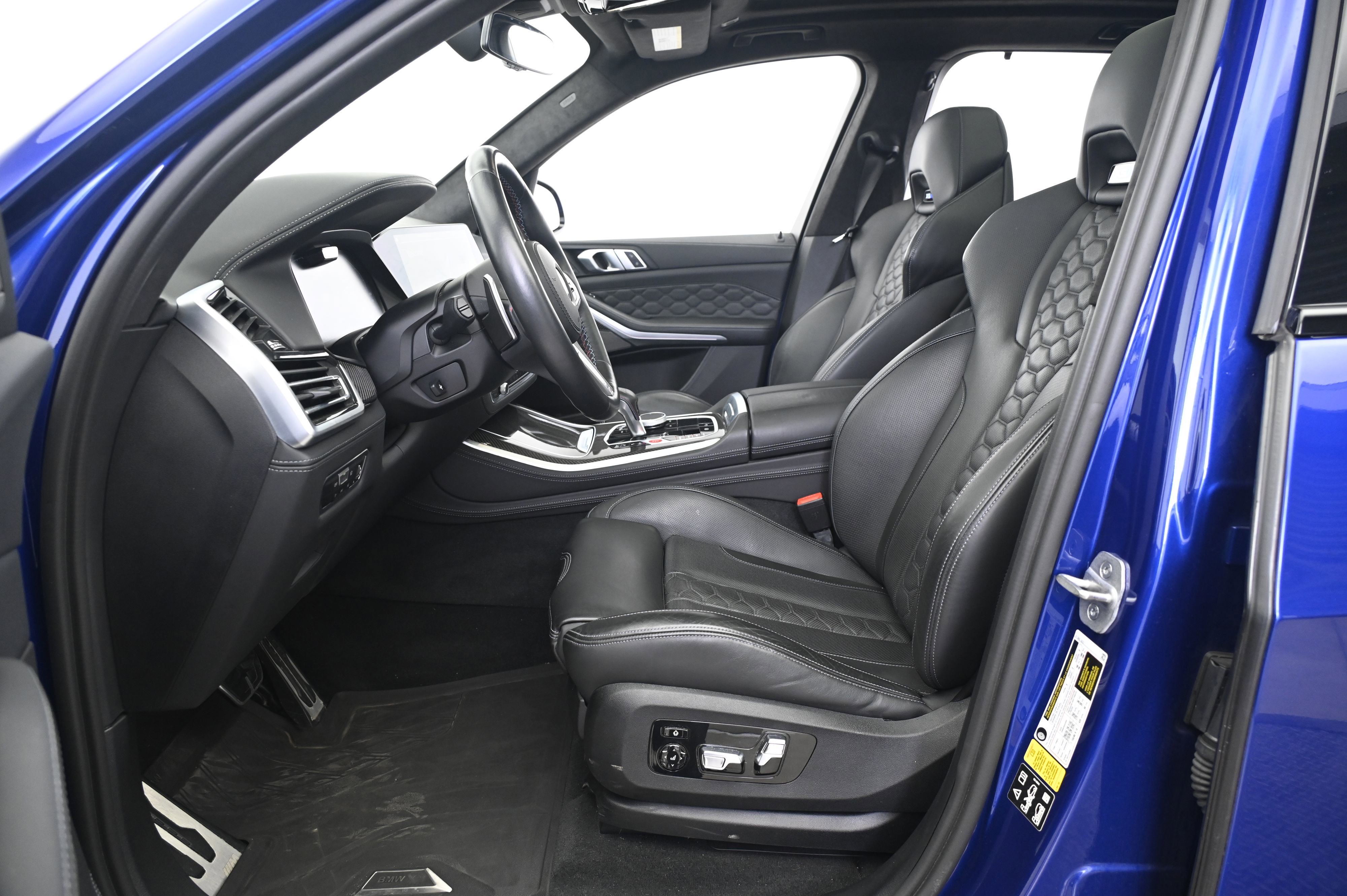 Used 2022 BMW X5 M w/ Executive Package image 29