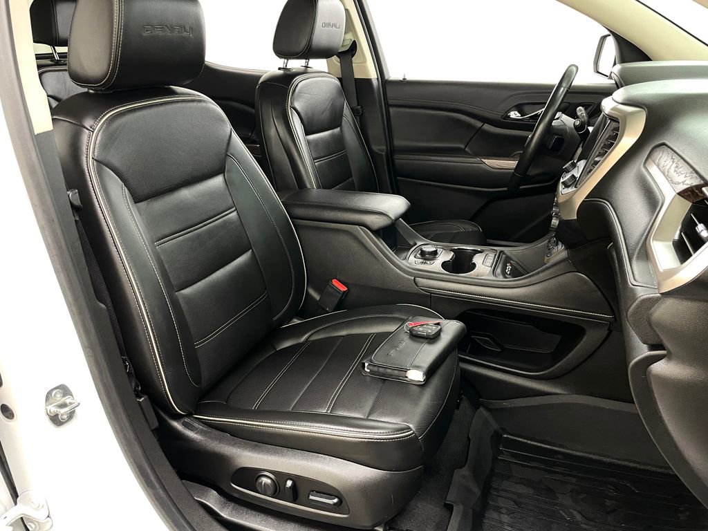 Used 2021 GMC Acadia Denali w/ Denali Ultimate Package image 43