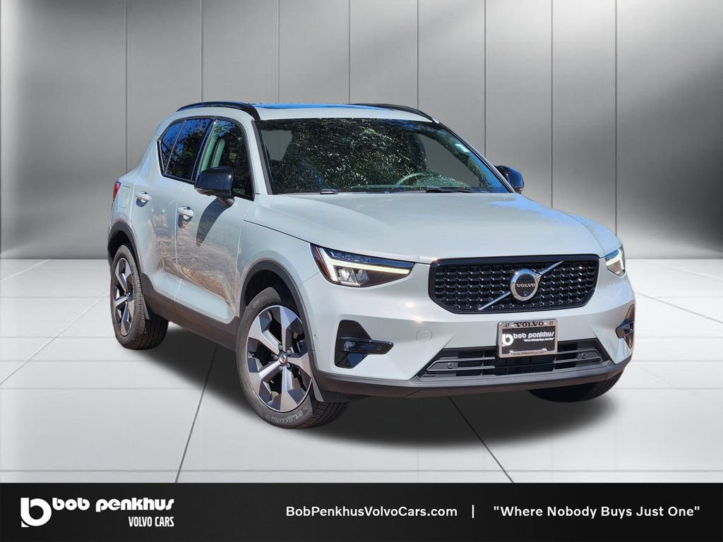 Used 2025 Volvo XC40 B5 Plus AWD/4WD 360° Tour