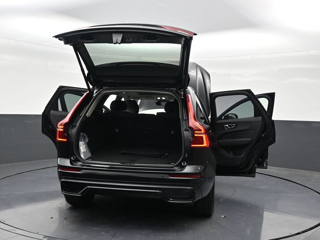 New 2026 Volvo XC60 B5 Plus AWD/4WD image 34