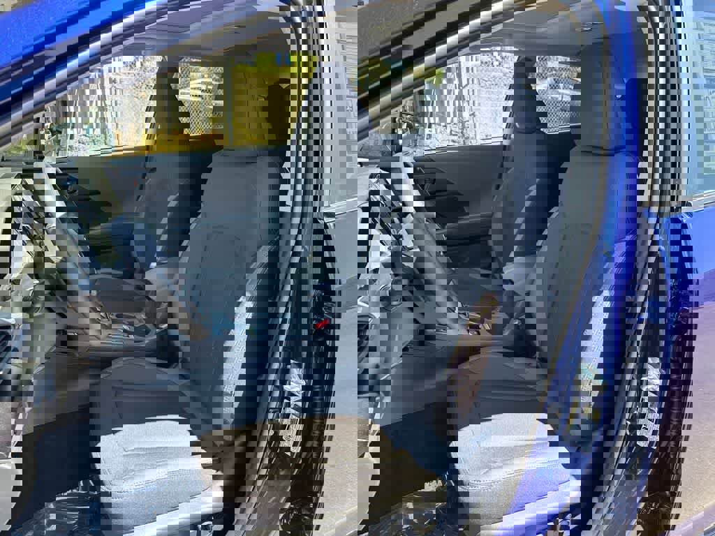 Certified 2025 Subaru Crosstrek 2.0i Premium image 11