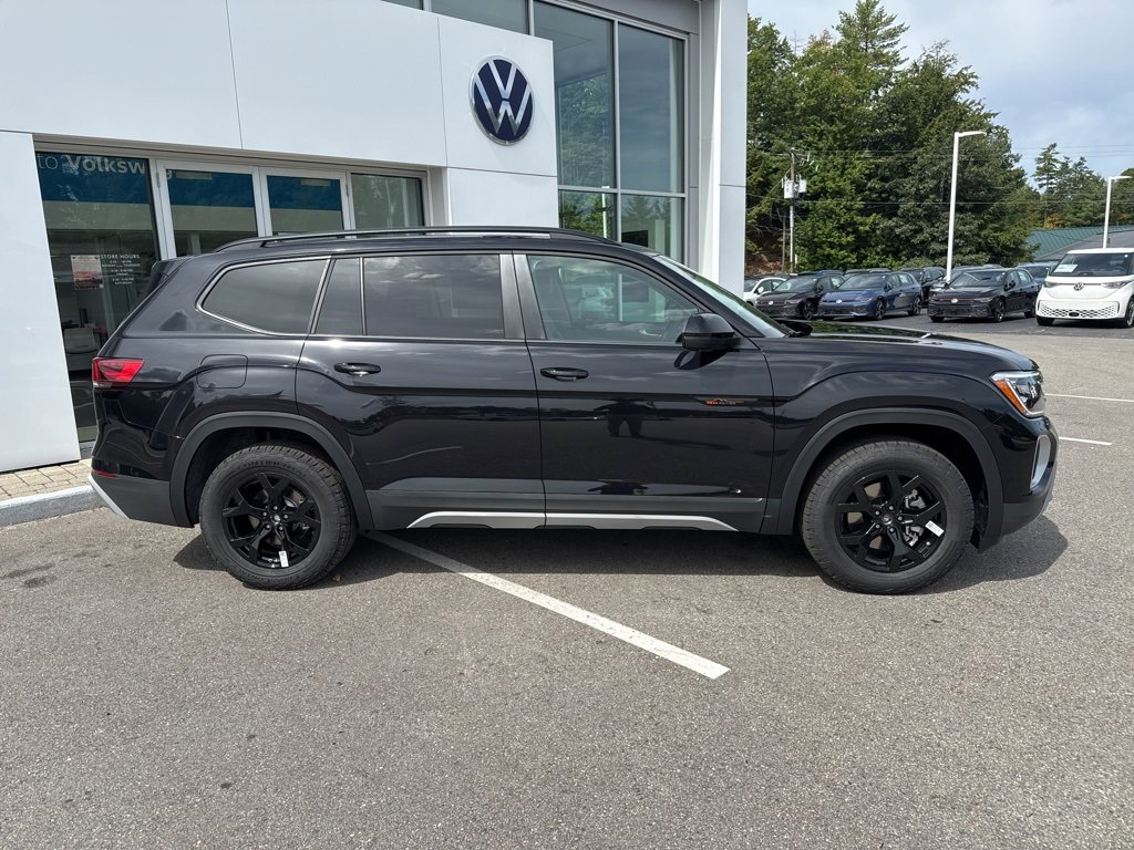 New 2026 Volkswagen Atlas Peak Edition image 13