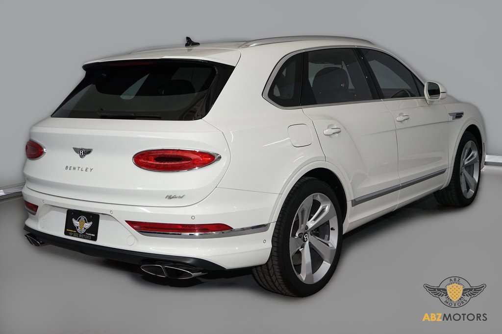 Used 2023 Bentley Bentayga Plug-In Hybrid image 6