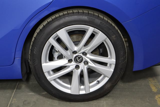 Used 2024 Lexus IS 300 w/ Comfort Package RWD image 38