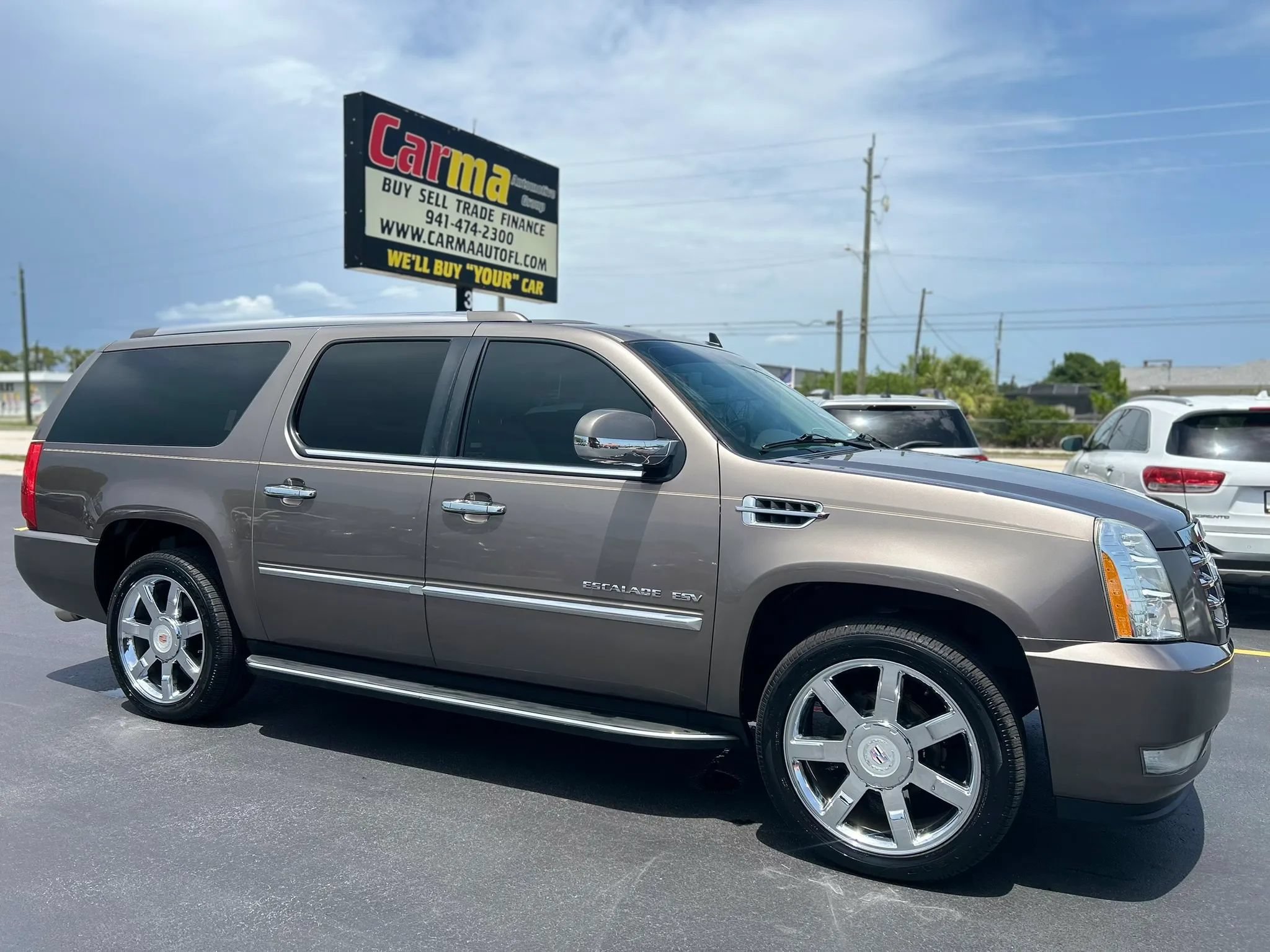 Used 2013 Cadillac Escalade ESV Luxury RWD image 4