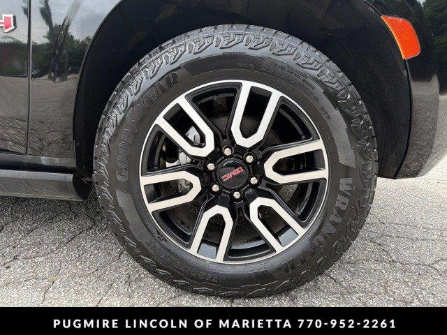 Used 2022 GMC Yukon AT4 w/ AT4 Premium Package AWD/4WD image 12